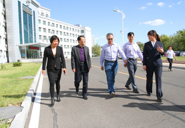 中南大学精神卫生研究所所长陈晋东教授来到大庆市第三医院进行现场指导